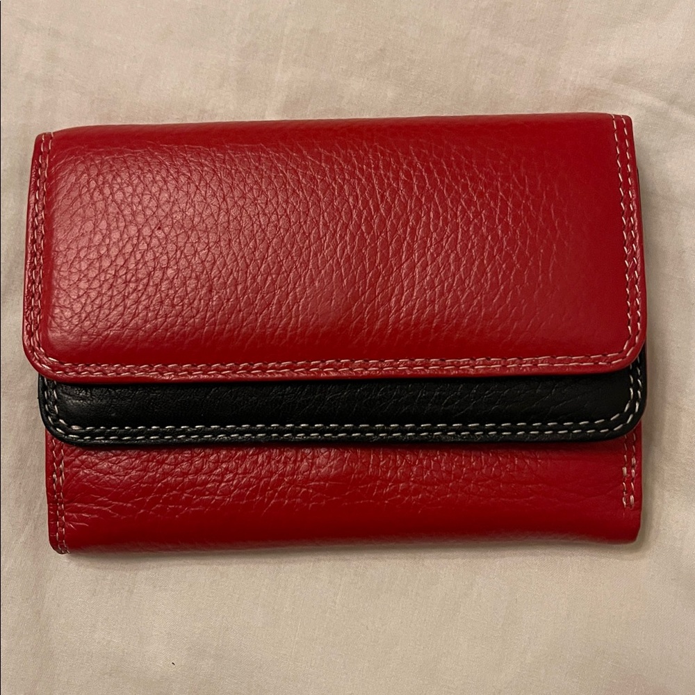 Genuine Leather Vera Pelle Tri Fold Wallet |  NEW WITHOUT TAG